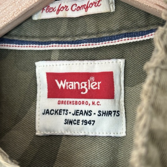 Wrangler Camo Button Up Shirt Small Green Sleeveless Distressed Grunge Punk - Picture 2 of 7